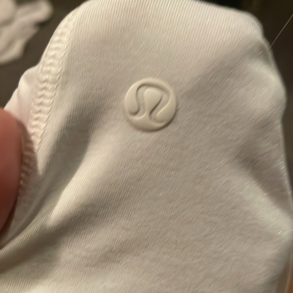 LULULEMON work out top in EUC - Picture 3 of 6